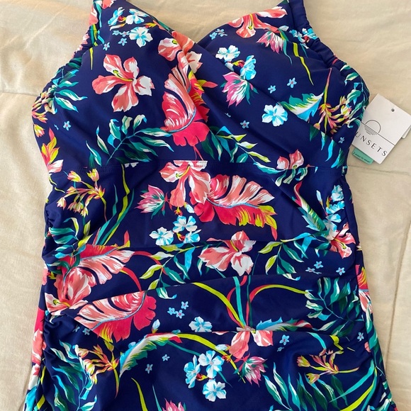 Sunsets Other - Floral Swimwear - Blue and Pink Tropical Tankini Top Only NWT